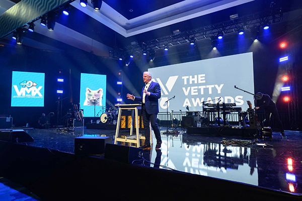 NAVC CEO Gene O’Neill presenting The Vetty Awards®